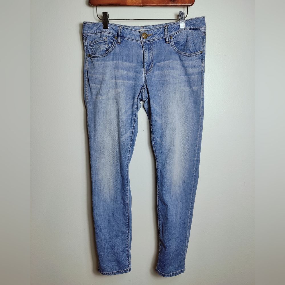 CAbi Brett Stretch Cotton Medium Wash Whiskered Low Rise Boyfriend Jeans, Sz 4